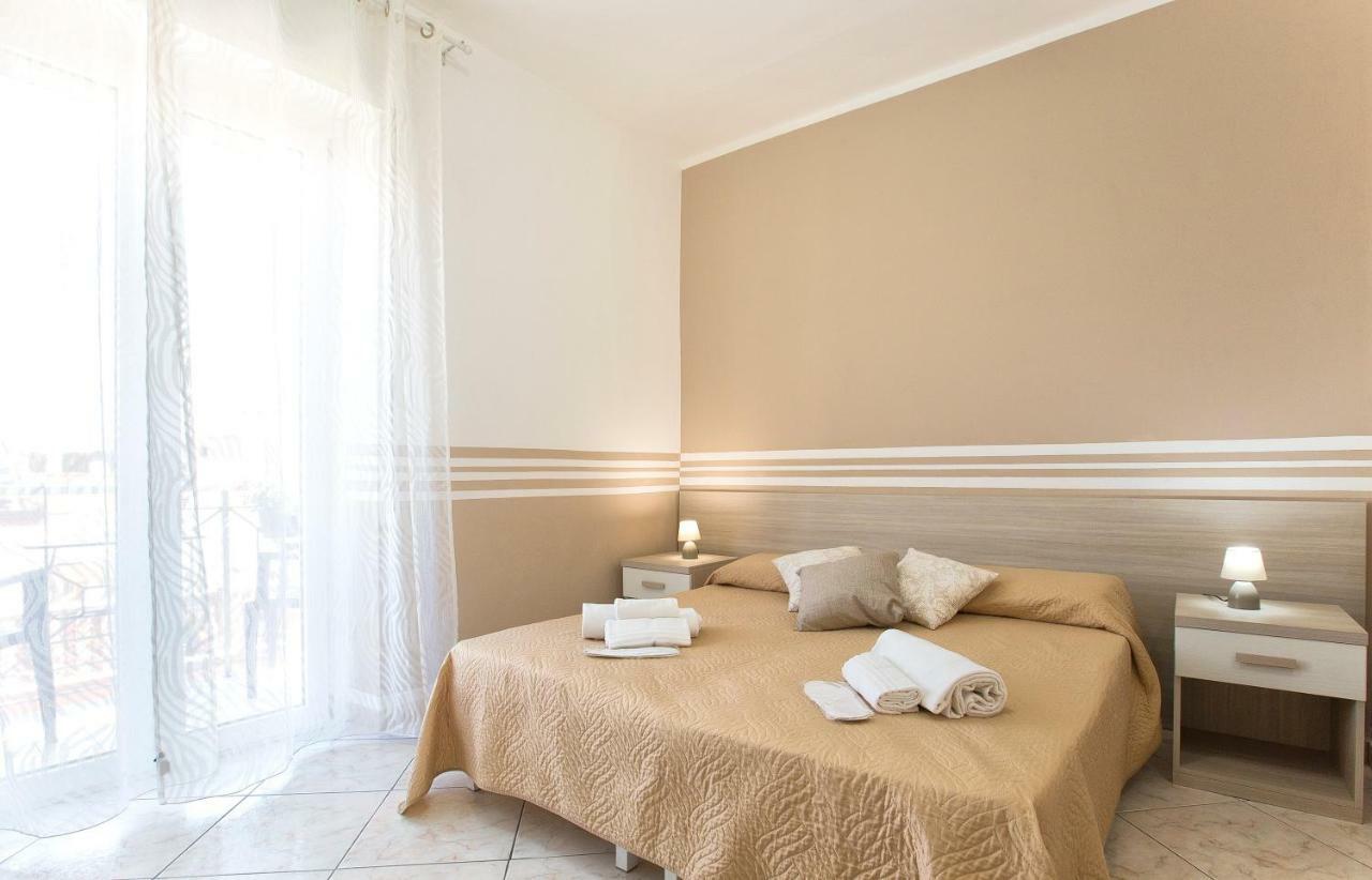 Alguest Hotell Alghero Eksteriør bilde