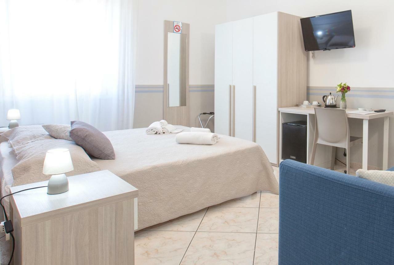 Alguest Hotell Alghero Eksteriør bilde